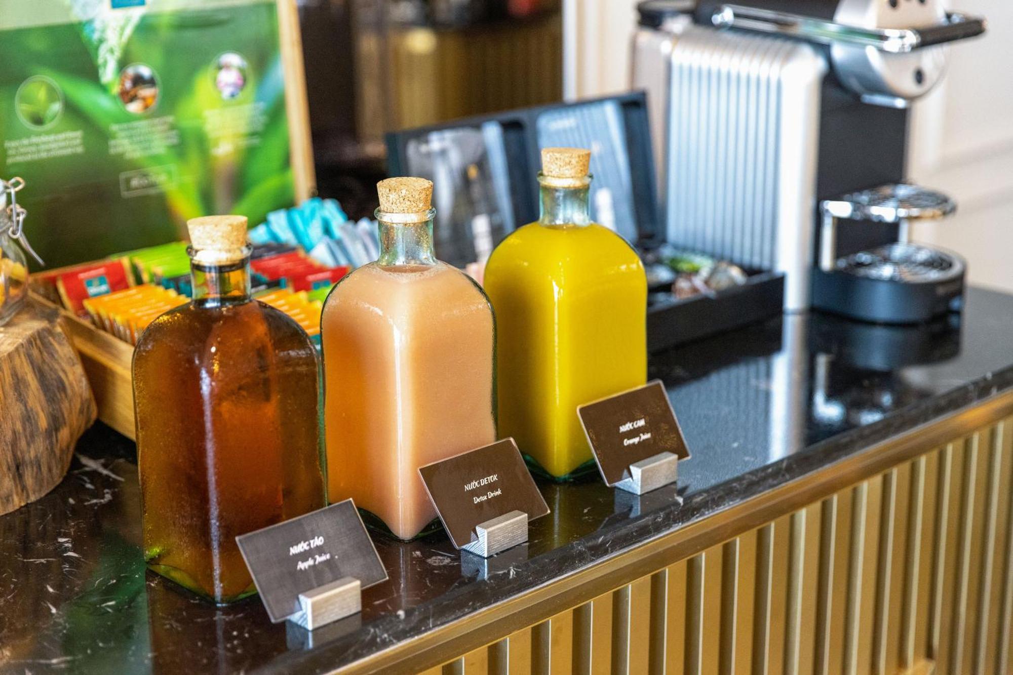 Melia Vinpearl Hue Otel Dış mekan fotoğraf Bottles of fruit juice
